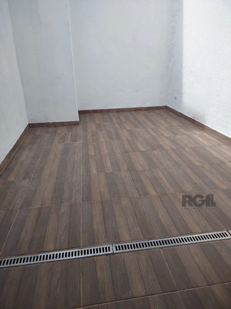 Imagem Loja para Venda - 60m², 0 dormitórios, 3 vagas - Petrópolis