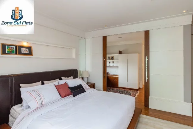 Imagem Apartamento Alto Padrão à Venda Em Moema Com 4 Suítes e 5 Vagas