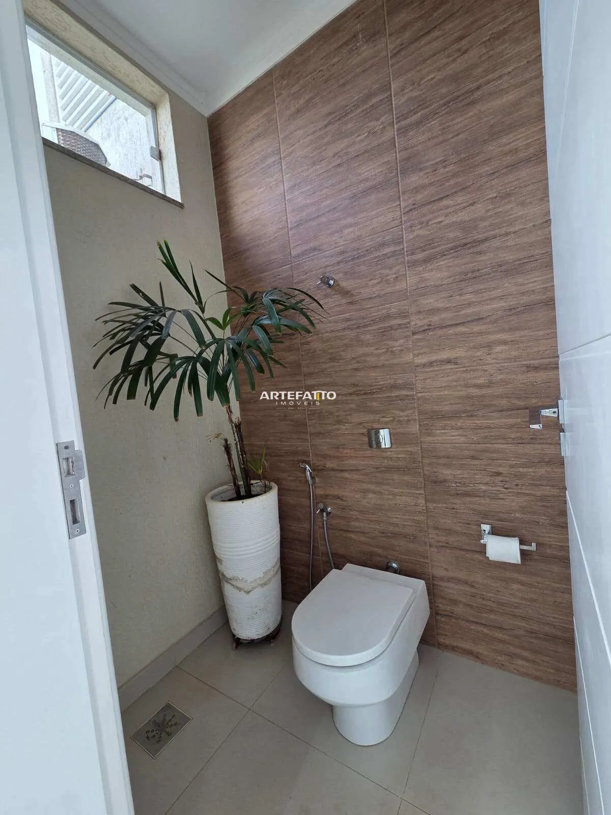 Imagem Sobrado à venda em Franca, Jardim Piratininga, com 4 quartos, 340m2