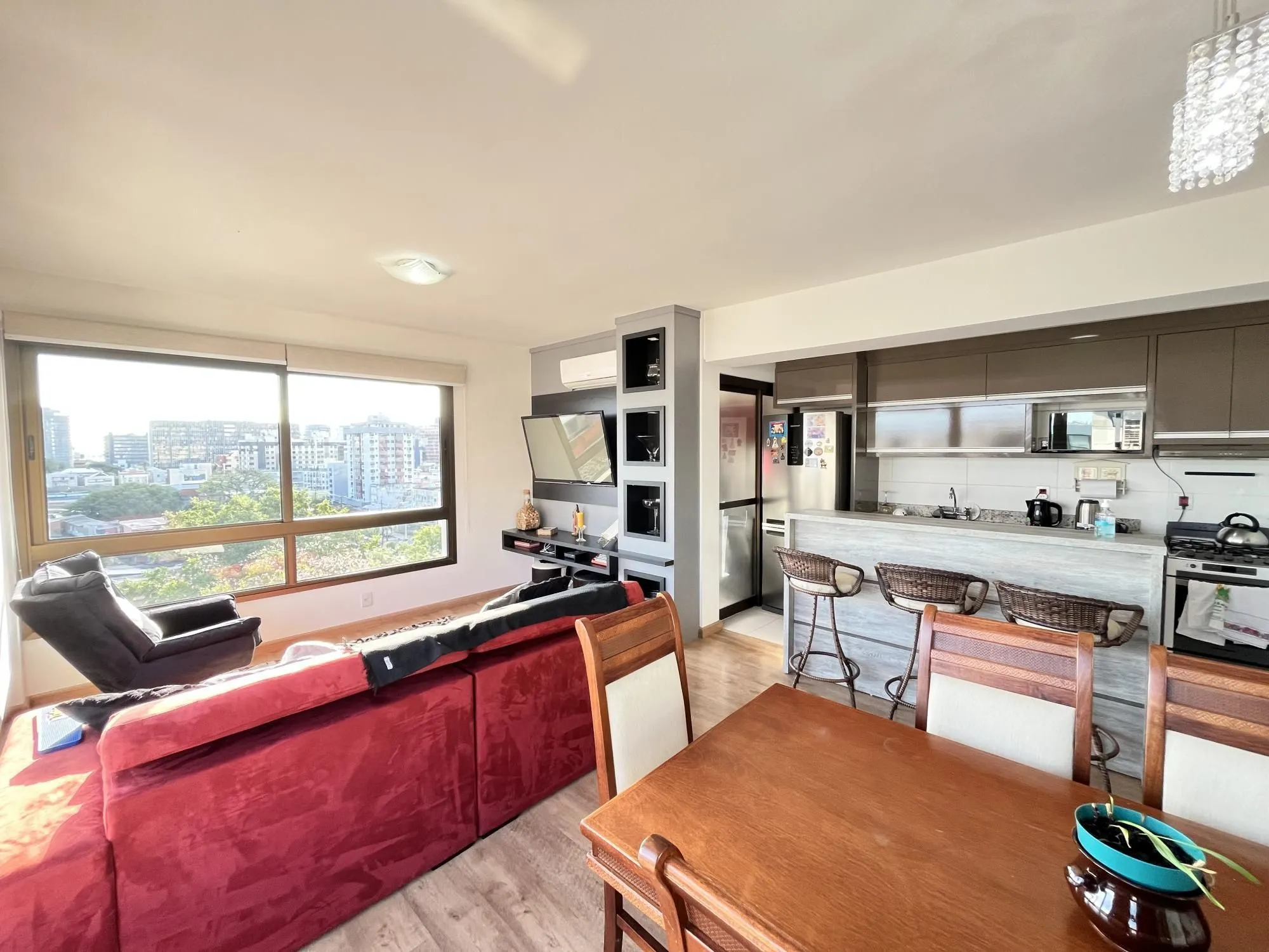 Imagem Apartamento de 3 quartos, suíte e 2 vagas de garagem no bairro Menino Deus POA