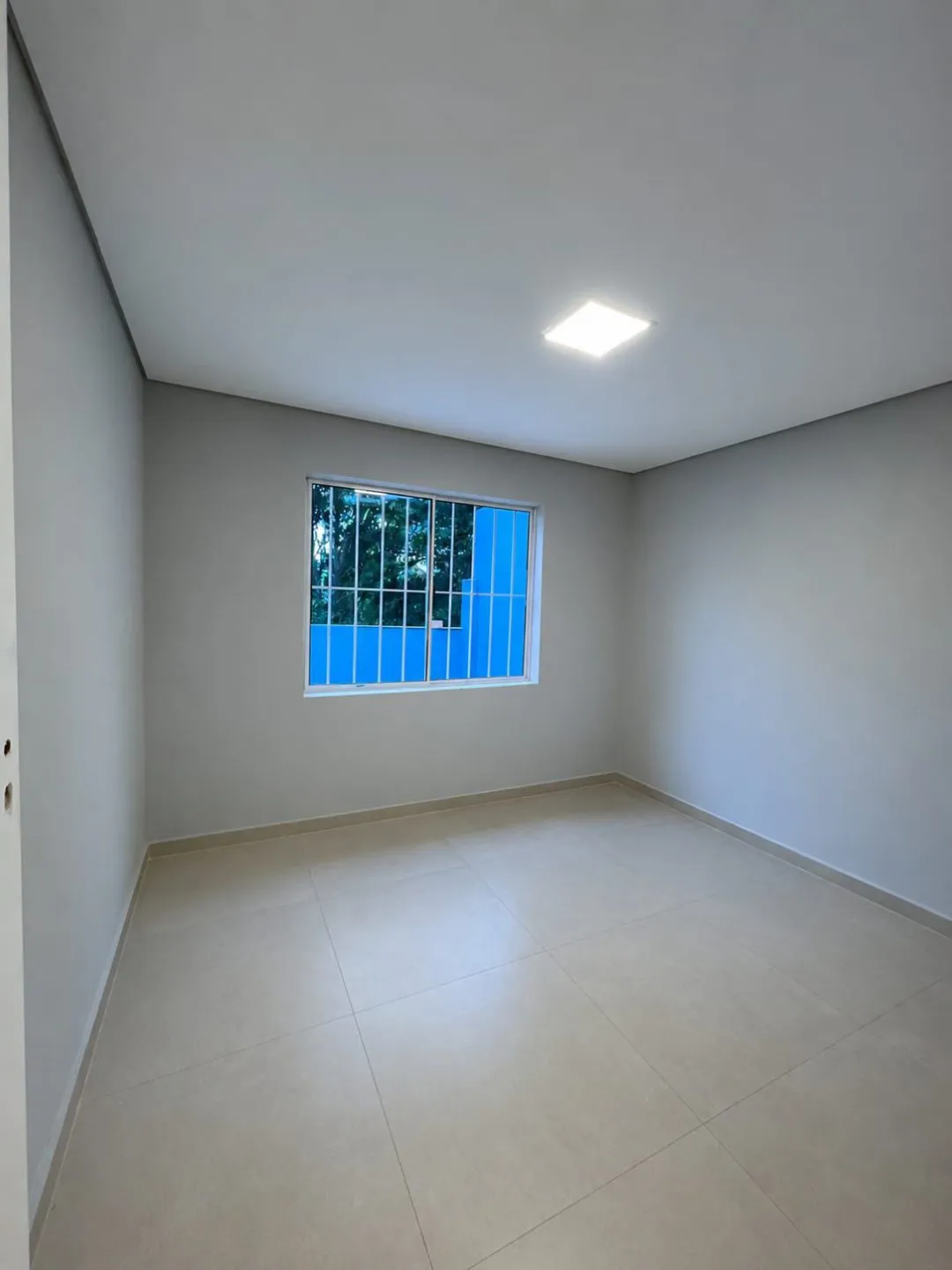 Imagem Casa totalmente reformada na Rua dos Açores em Viamão!