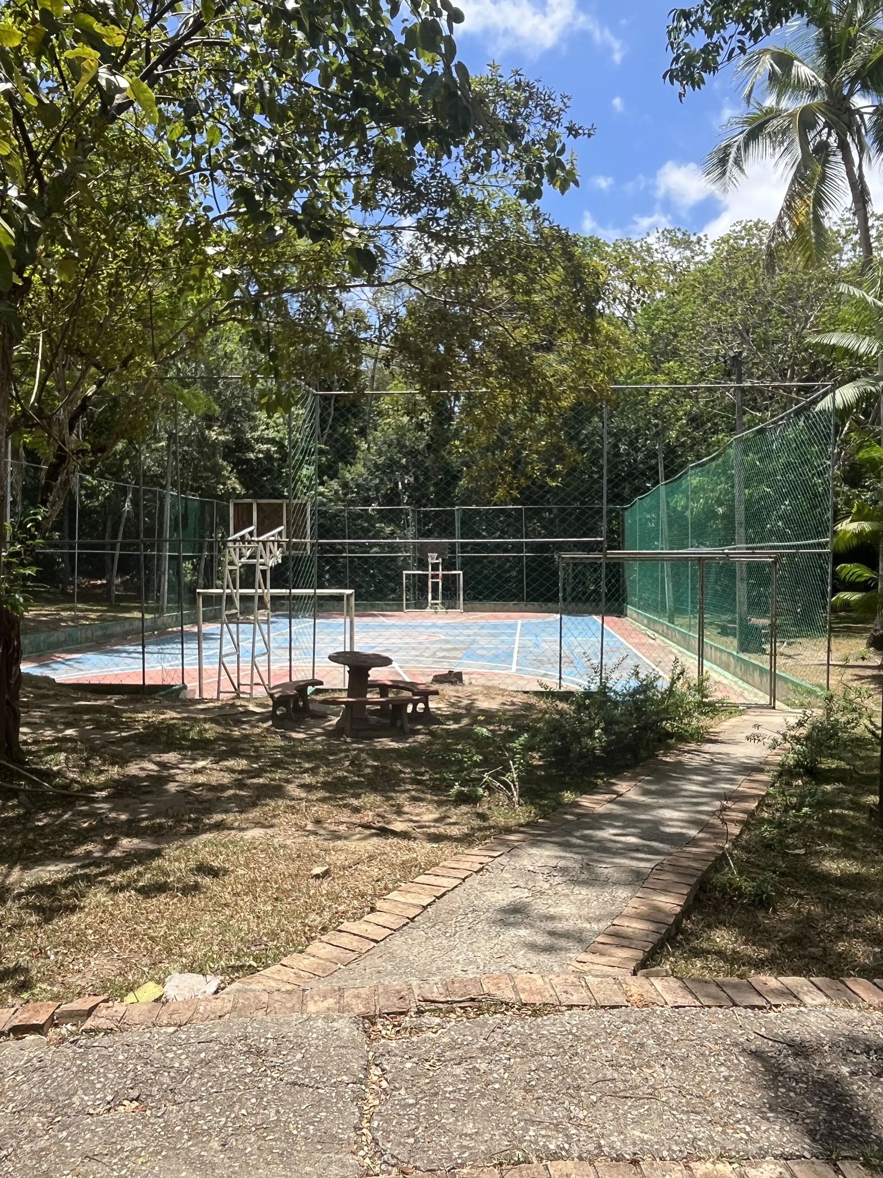 Imagem LOTE À VENDA NO CONDOMÍNIO CHÁCARAS DA LAGOA

Excelente oportunidade para construir sua casa em u...