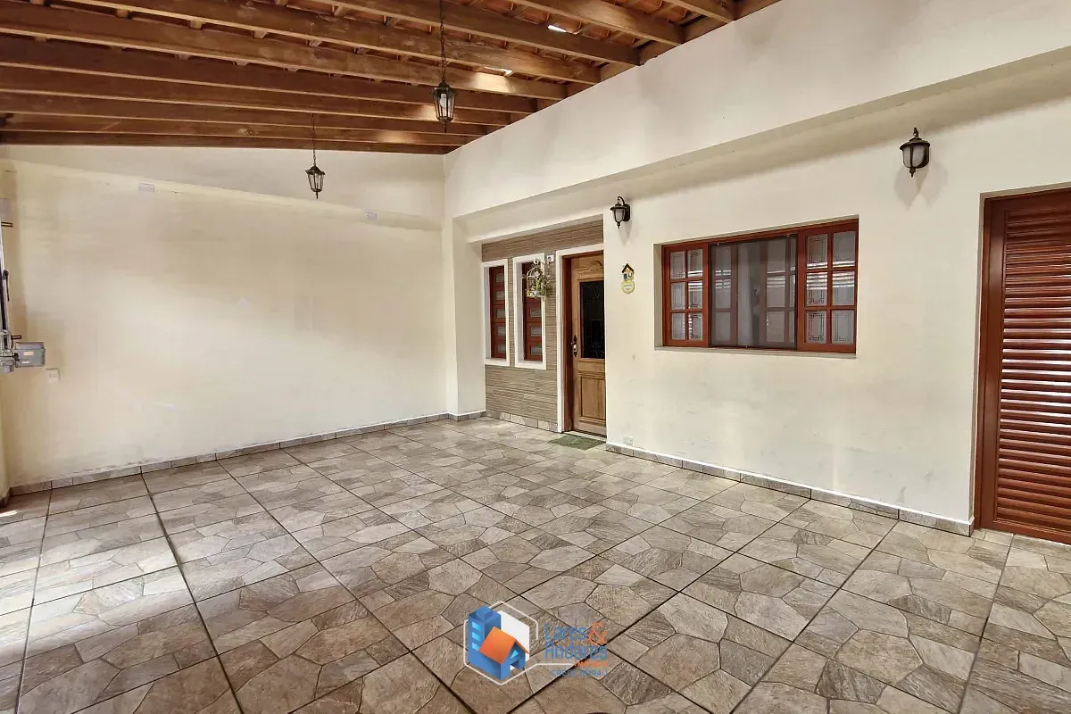 Imagem Sobrado para venda em Jaçanã com 4 quartos, sendo 1 suíte, 142m²