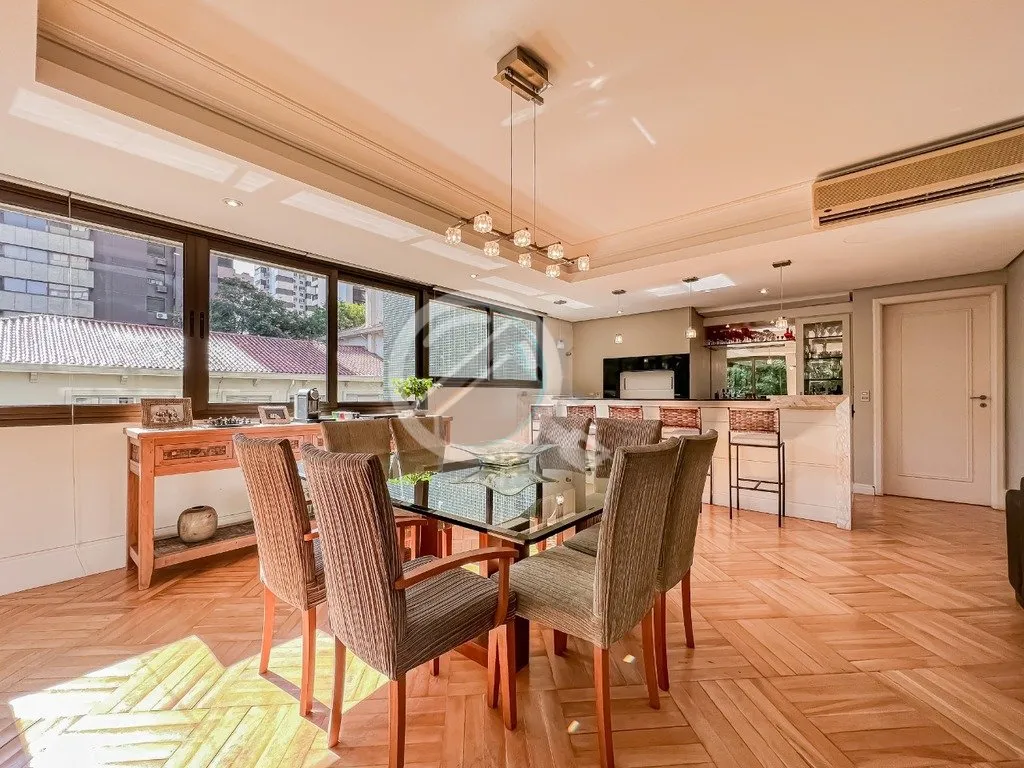 Imagem Apartamento na parte alta do bairro Rio Branco com 243m², 3 suítes, living para 4 ambientes com la...