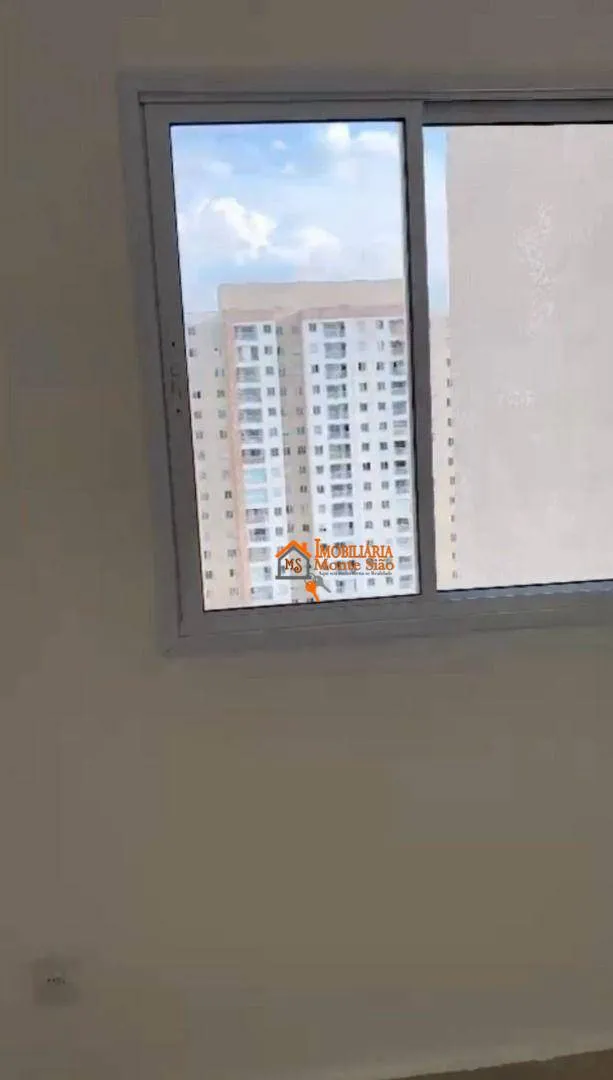 Imagem Apartamento à venda com 43m², 2 quartos, sala com sacada no Condomínio Flap - Vila São João, Guarulhos, SP