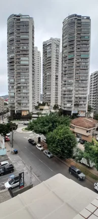 Imagem Apartamento - Ótima Localização Ponta da Praia- Av. os Bancários - 03 Quartos com 01 suíte
