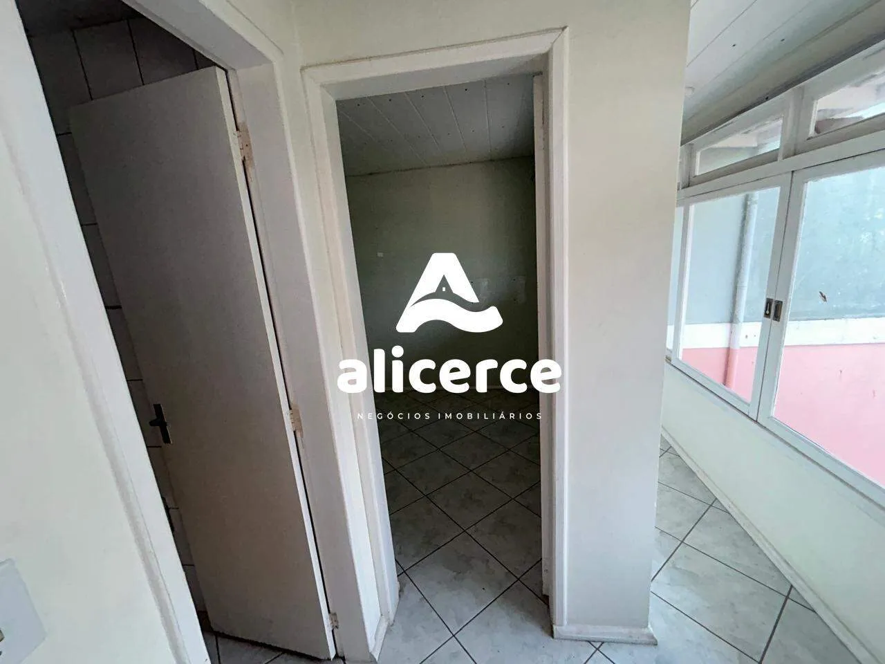 Imagem Casa à venda com 4 quartos 3 suítes, 240m² em Fazenda Santo Antônio São José