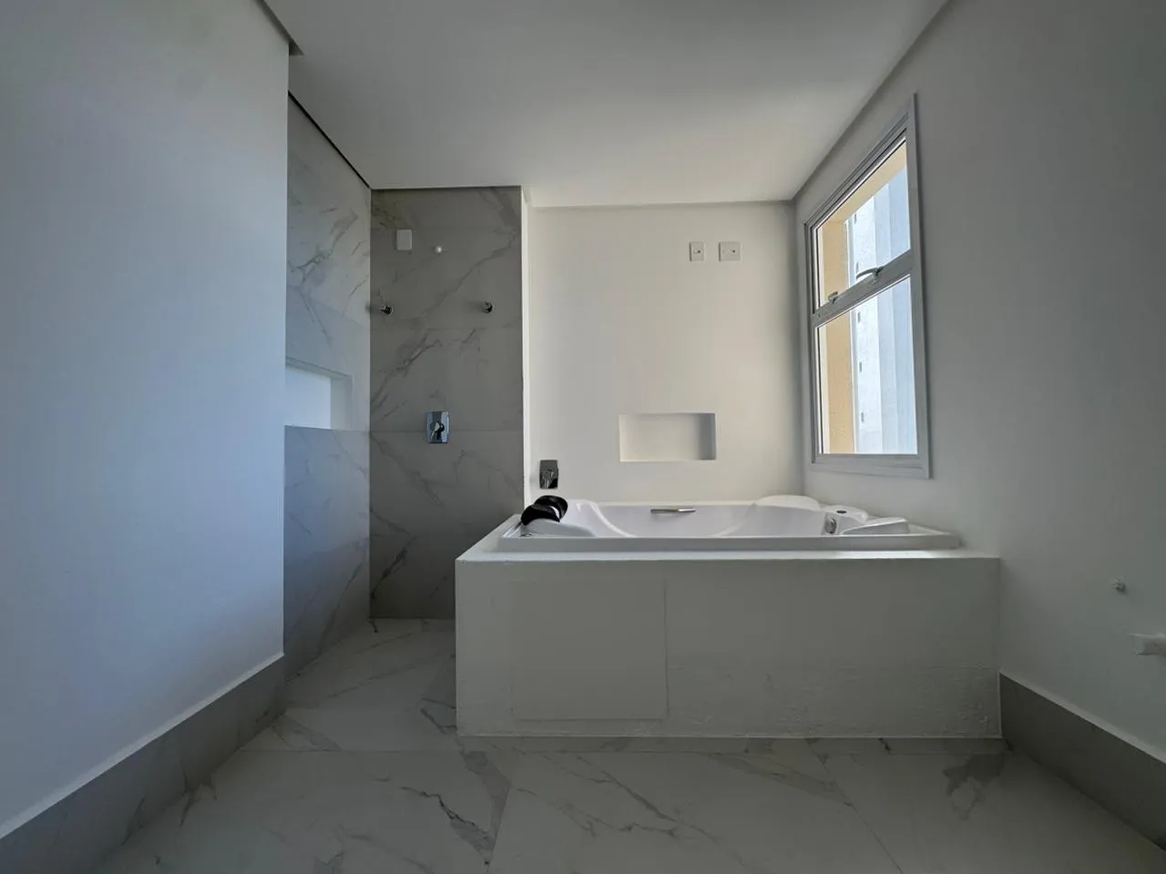 Imagem Apartamento com vista para o mar à venda com 142m2 por R$ 3.250.000,00