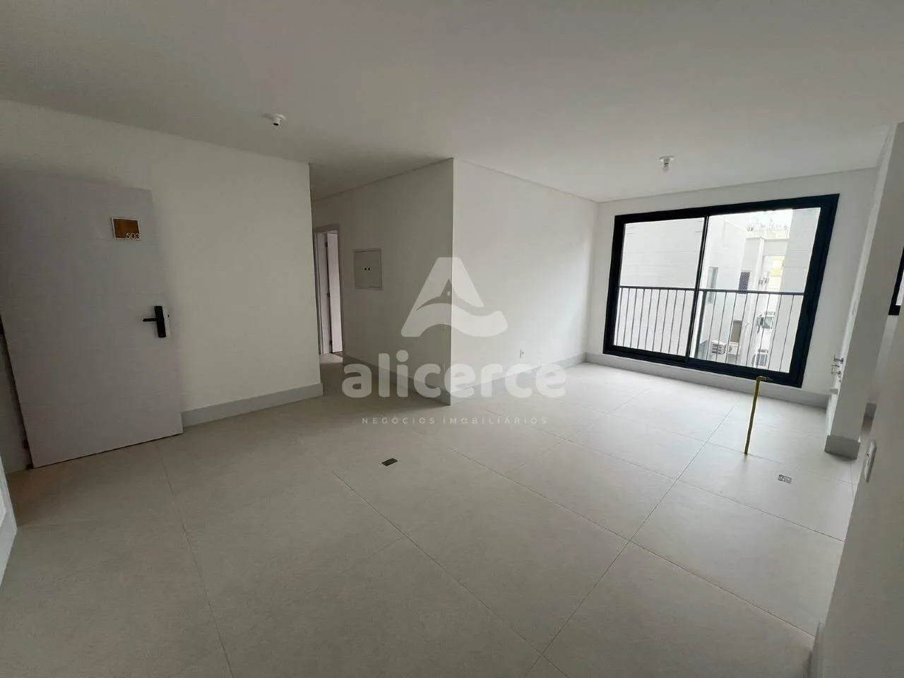 Imagem Apartamento à venda com 3 quartos 2 suítes, 78m² em Canto Florianópolis