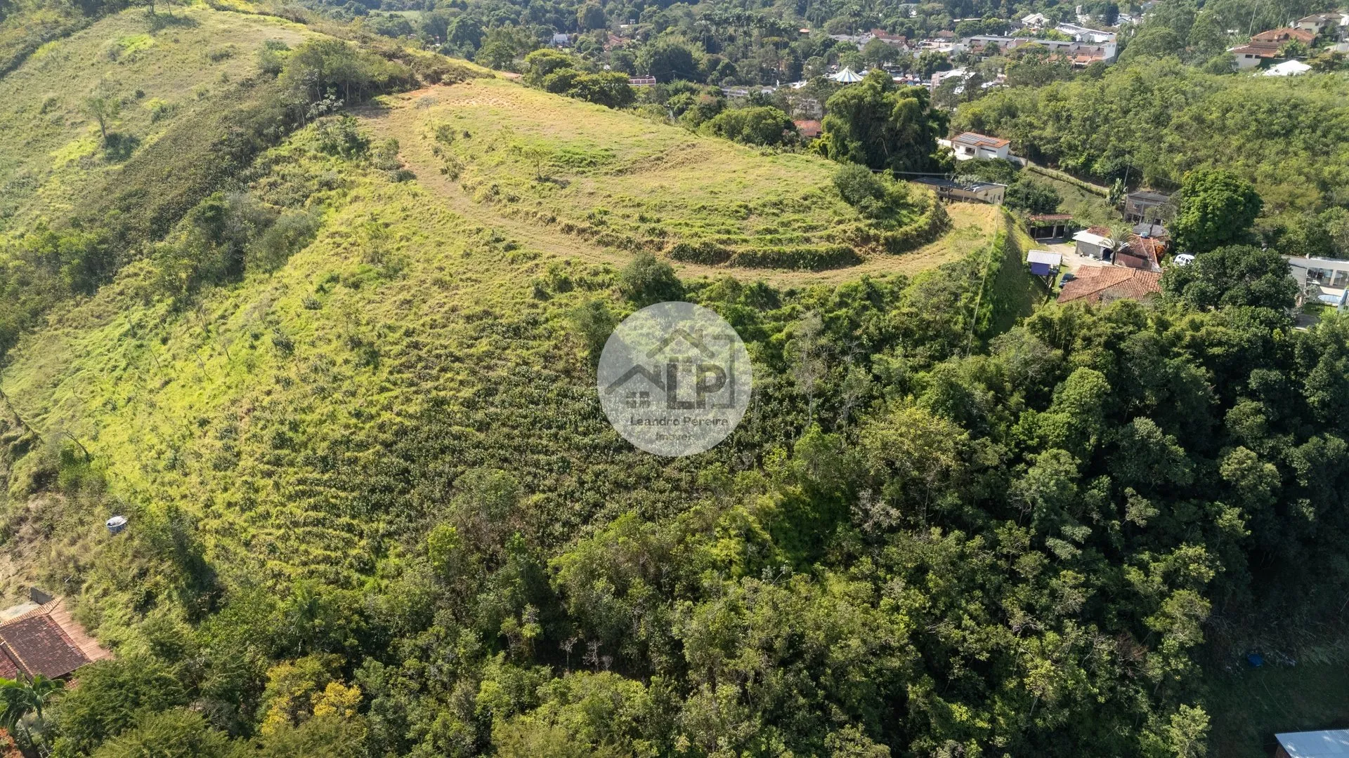 Imagem Lote/Terreno de 11000m² no bairro Penedo, em Itatiaia