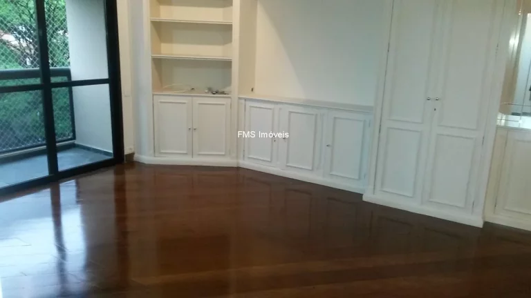 Imagem Apartamento à venda ou locação na Vila Nova Conceição, com 2 suítes, 2 vagas.
