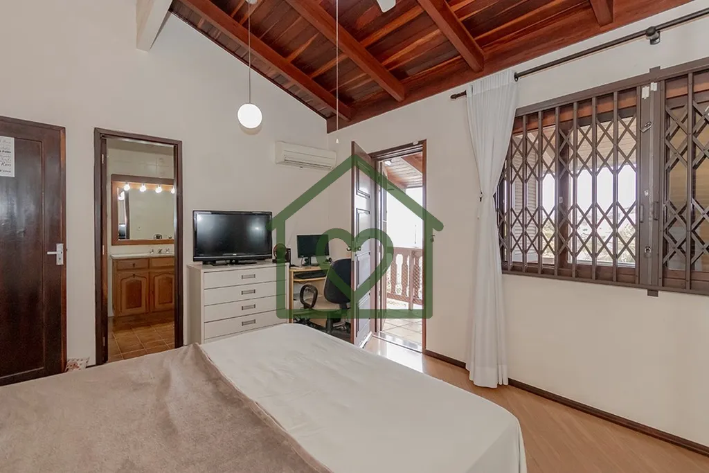 Imagem Descubra a sua nova casa no pacato bairro Jardim Itu Sabará, em Porto Alegre, uma oportunidade incr...