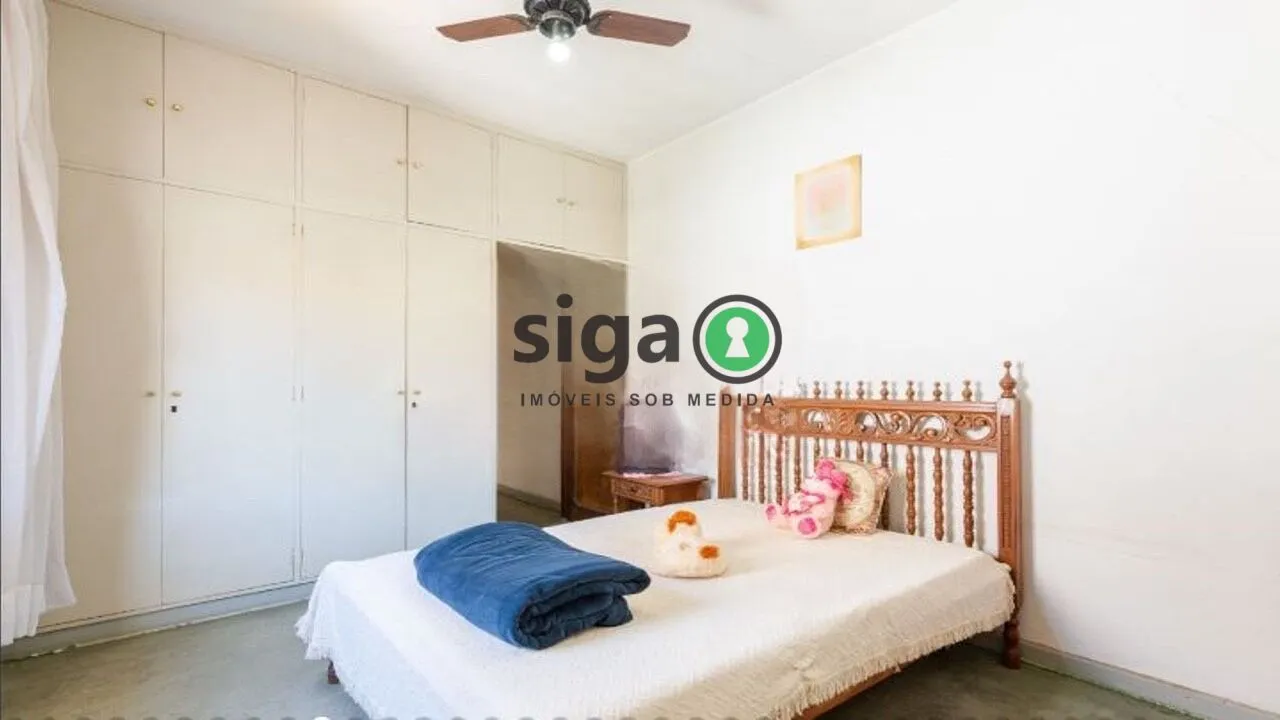 Imagem Sobrado em Perdizes com 248m², 4 quartos e 2 suítes em localização nobre.