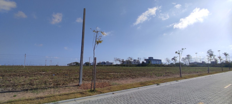Imagem Terreno à Venda, 275 metros em Cidade Alpha - Eusébio