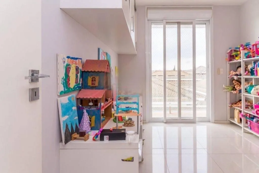 Imagem Sofisticação e conforto em casa de alto padrão no Condomínio Ibiti Royal Park