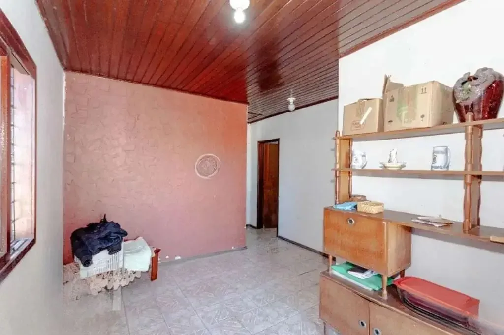 Imagem Casa à venda com 3 dormitórios, 1 suíte e espaço gourmet em terreno alto