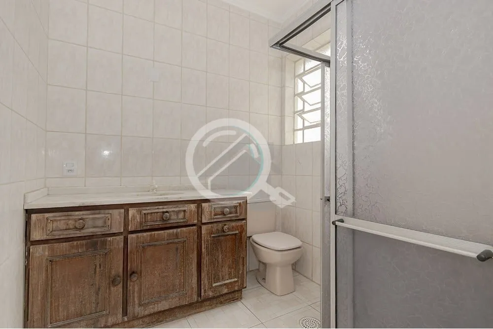 Imagem Este encantador apartamento no segundo andar está localizado na Rua General Caldwell. Com dois dorm...