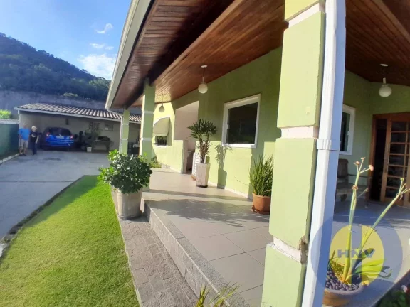 Imagem Vendo linda casa no condomínio "Itaipuaçú Ville" com uma vista incrível!