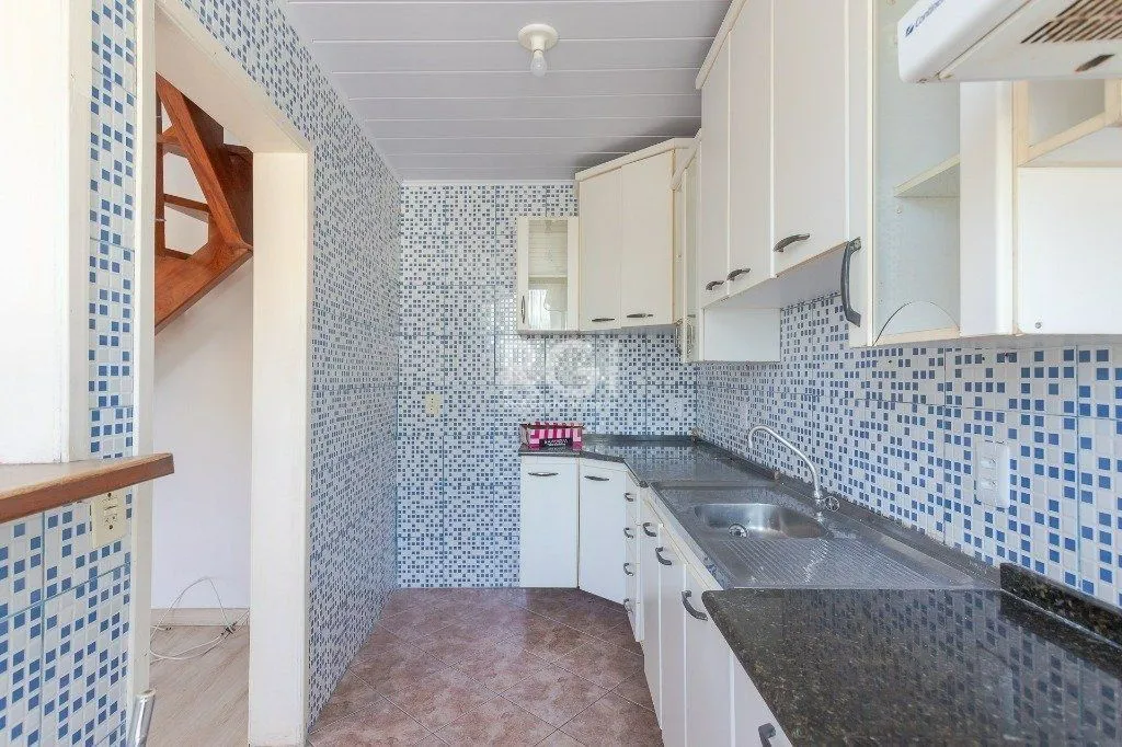 Imagem Cobertura para Venda - 118m², 3 dormitórios, 1 vaga - Nonoai