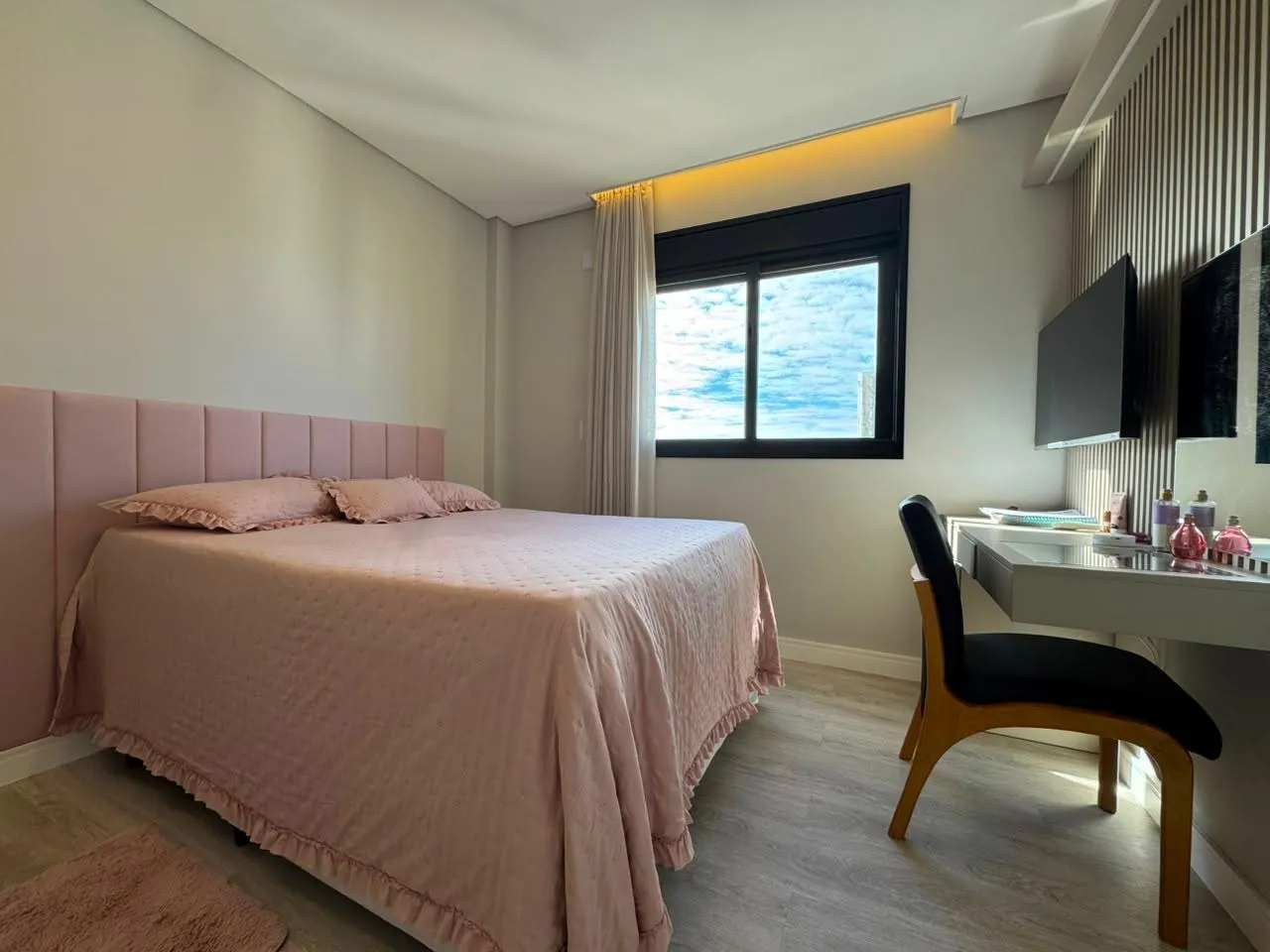 Imagem Apartamento à venda com 92.9m2 por R$ 2.015.000,00