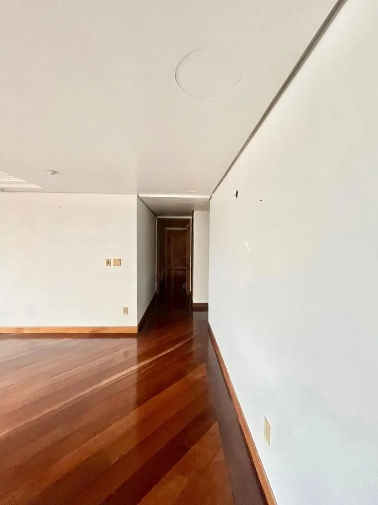 Imagem Apartamento de 4 dormitórios e 184m² à venda em Menino Deus, Porto Alegre.