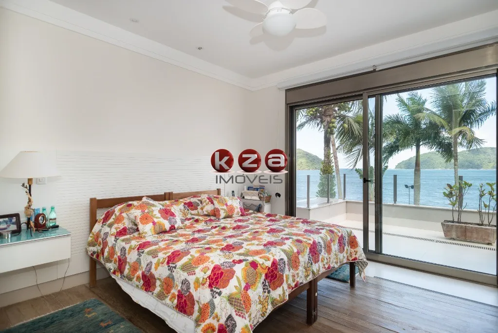 Imagem Maravilhosa casa pé na areia a venda no condomínio Costa Verde, Praia de Tabatinga:8 suítes, amplo lazer com piscina 12 banheiros, 600m².