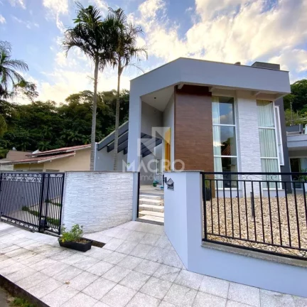 Casa Mobiliada | Czerniewicz | 3 quartos (1 suíte) | 312m²