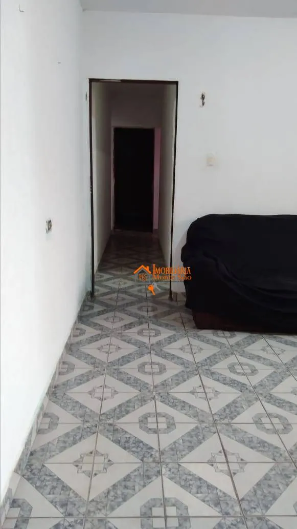 Imagem Sobrado com 6 dormitórios à venda, 270 m² por R$ 350.000,00 - Cidade Soberana - Guarulhos/SP