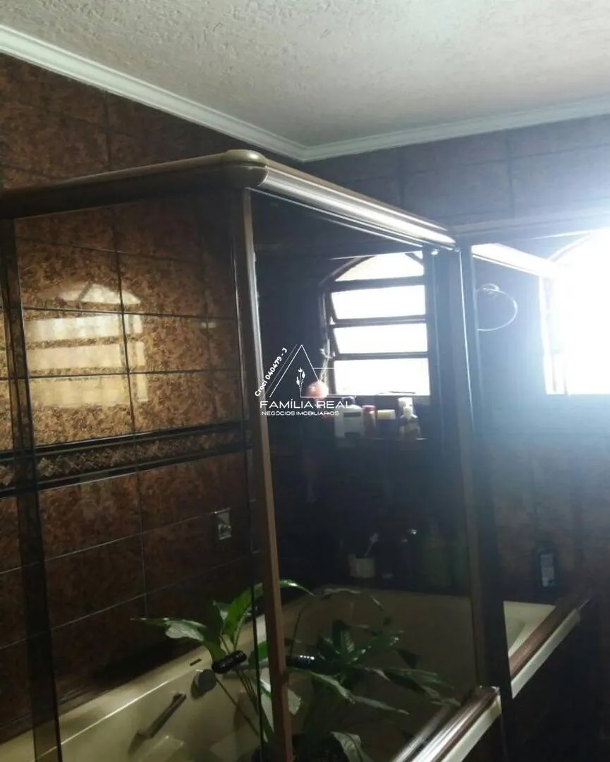 Imagem Sobrado Padrão na Vila Matilde, com 04 Dormitórios, sendo 01 Suíte