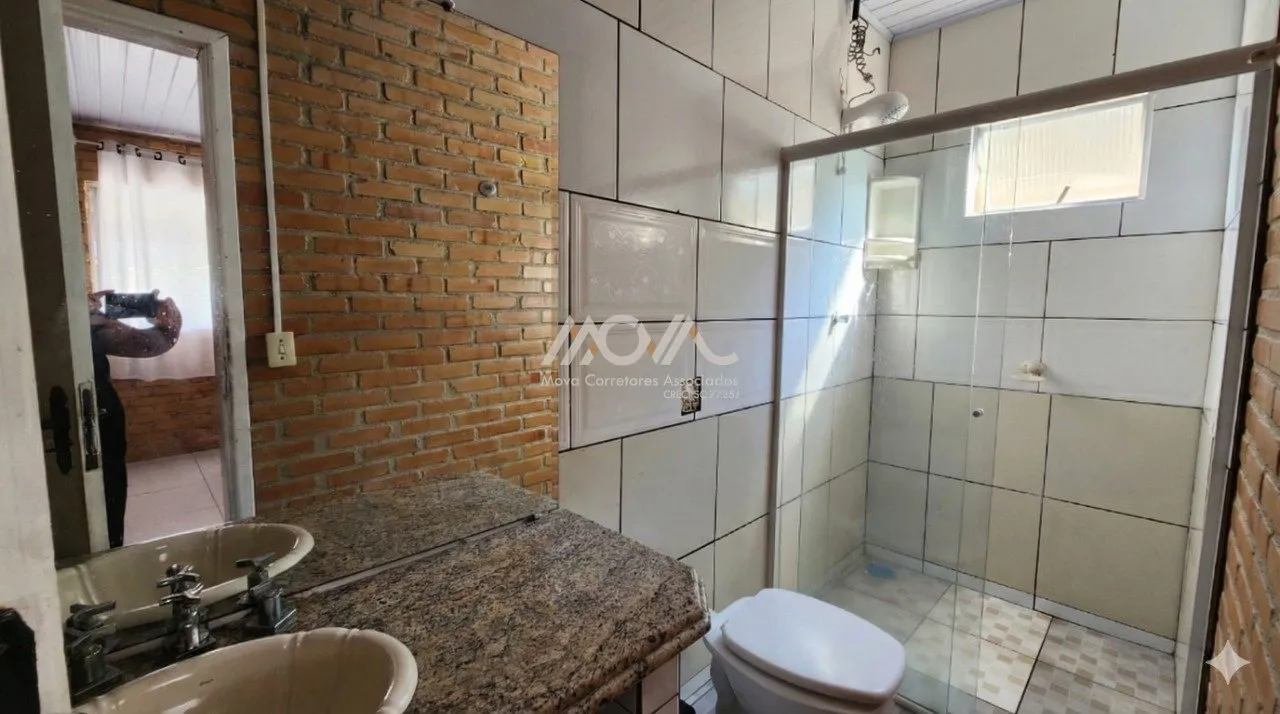 Imagem Casa localizada no Balneário Brandalize, no Bairro Pontal do Norte.

O imóvel possui 3 dormitório...