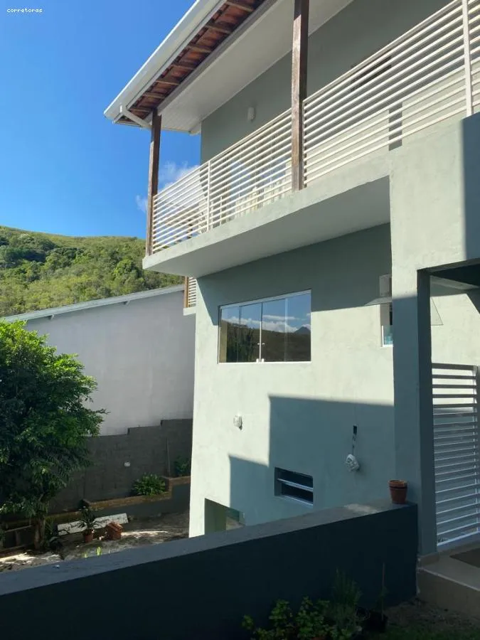 Imagem Sobrado para Venda em São Sebastião, Portal da Olaria, 4 dormitórios, 1 suíte, 4 banheiros, 4 vagas
