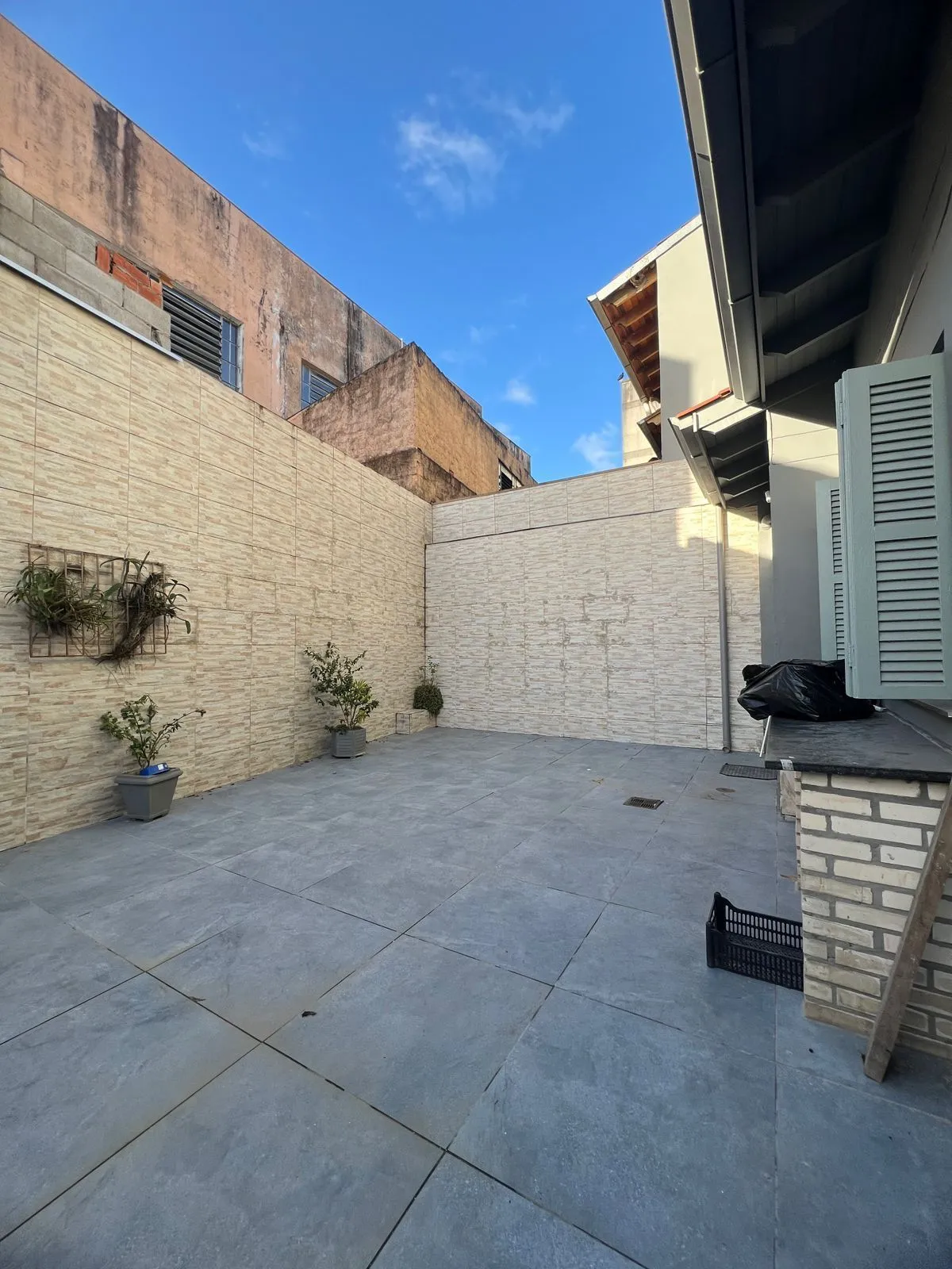 Imagem Casa à venda com 215m² na Hípica, 3 quartos sendo 1 suíte e 2 vagas