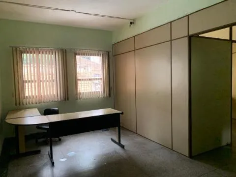 Imagem LOCAÇÃO DE SALA COMERCIAL NA VILA HULDA, EM GUARULHOS/SP, 60m² com 02 salas, recepção, 02 toaletes e sem vaga de estacionamento. CONSULTE-NOS.