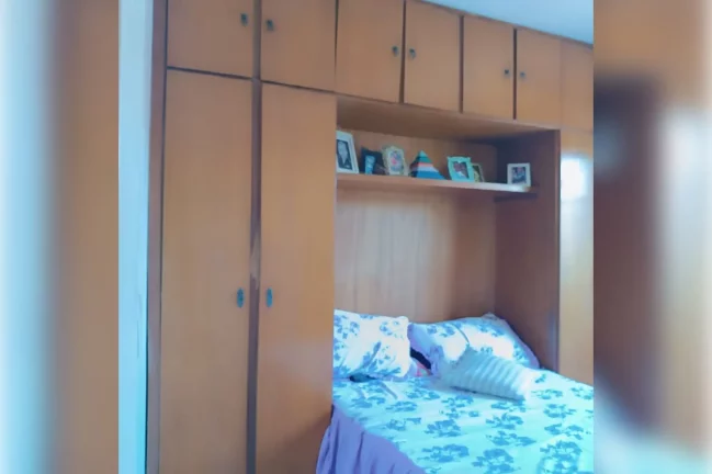 Imagem EXCELENTE SOBRADO REFORMADO - 3 dorms (1 suíte) garagem para 3 carros, no Jardim São Judas Tadeu!