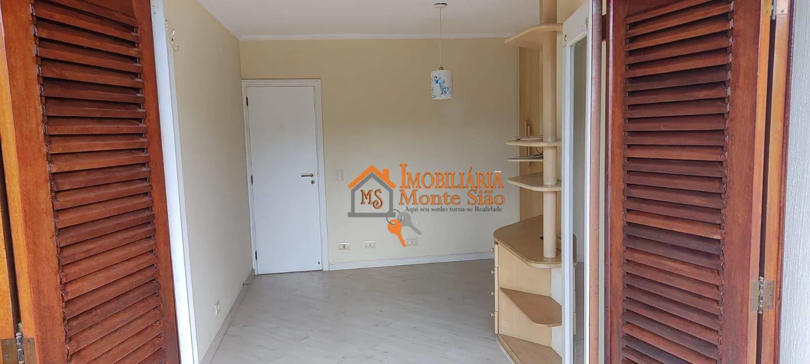 Imagem Sobrado com 4 dormitórios à venda, 500 m² por R$ 2.500.000,00 - Arujazinho II - Arujá/SP