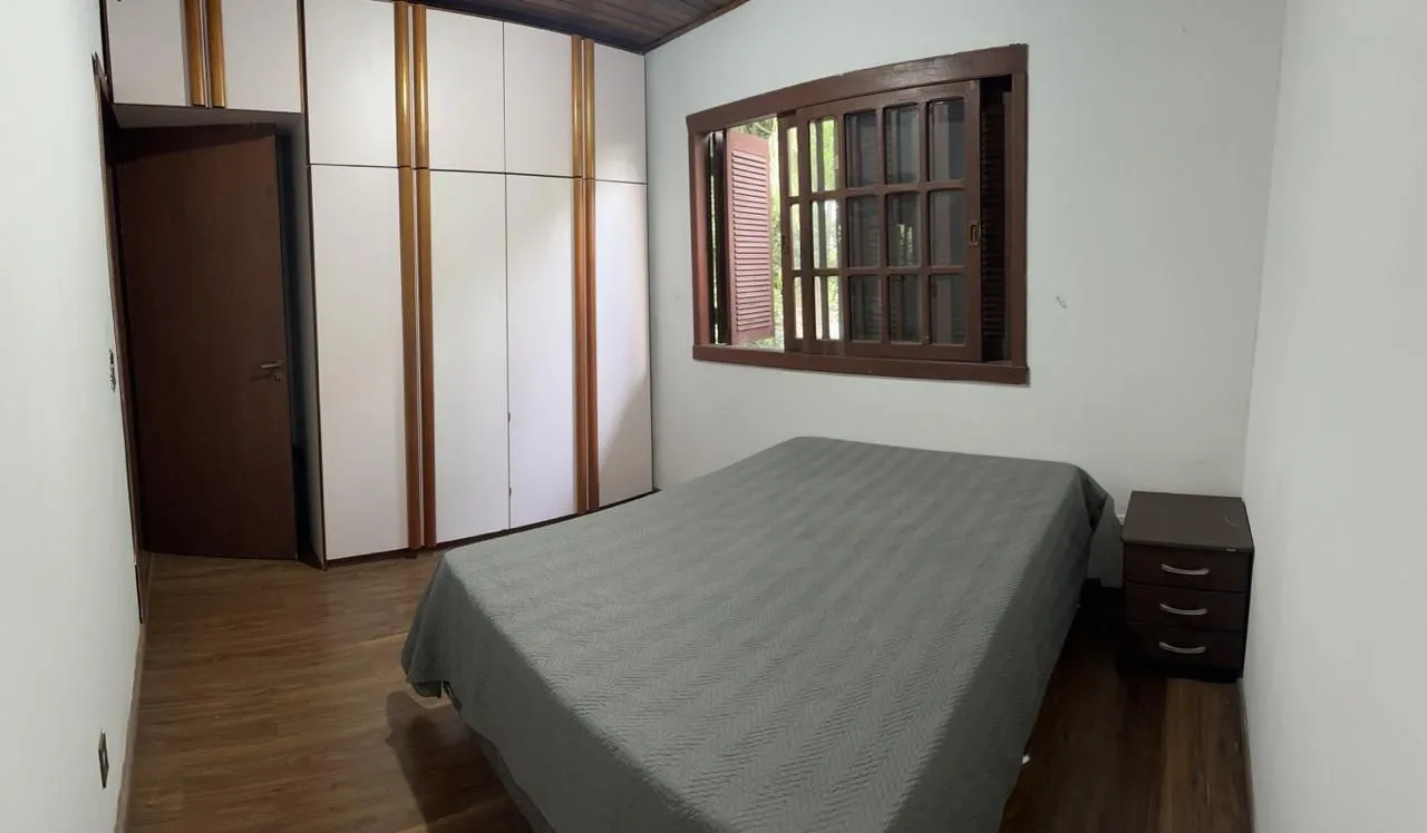 Imagem Casa com 03 quartos e 02 vagas de garagem
