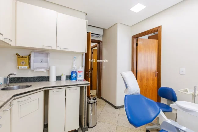 Imagem Conjunto Comercial à Venda ou Locação no Itaim Bibi.