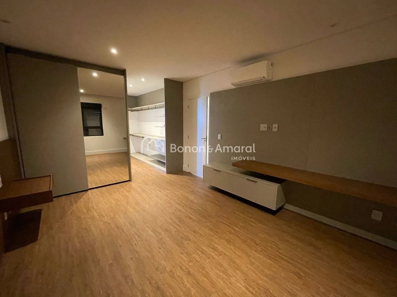 Imagem Casa em condomínio para venda em Sousas - Campinas S.P.