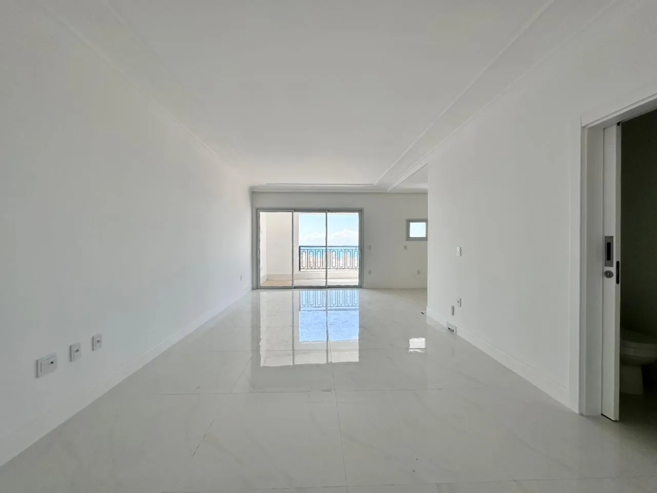 Imagem Apartamento com vista para o mar à venda com 160m2 por R$ 2.850.000,00