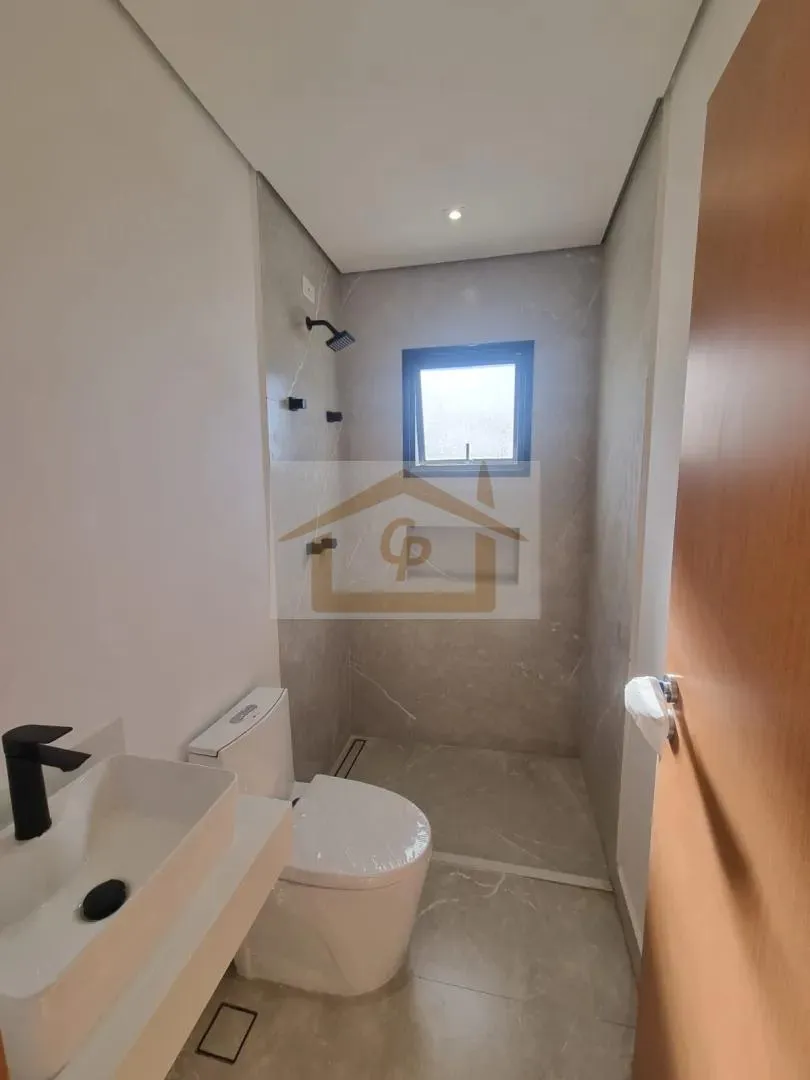 Imagem Casa com 3 quartos (um suíte), 3 vagas. Novidade na Granja Viana!