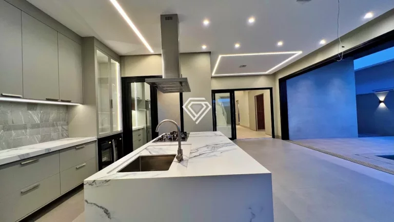 Imagem Sobrado 4 Suítes, 382 m² c/ armários e lazer à venda no Condomínio Alphaville