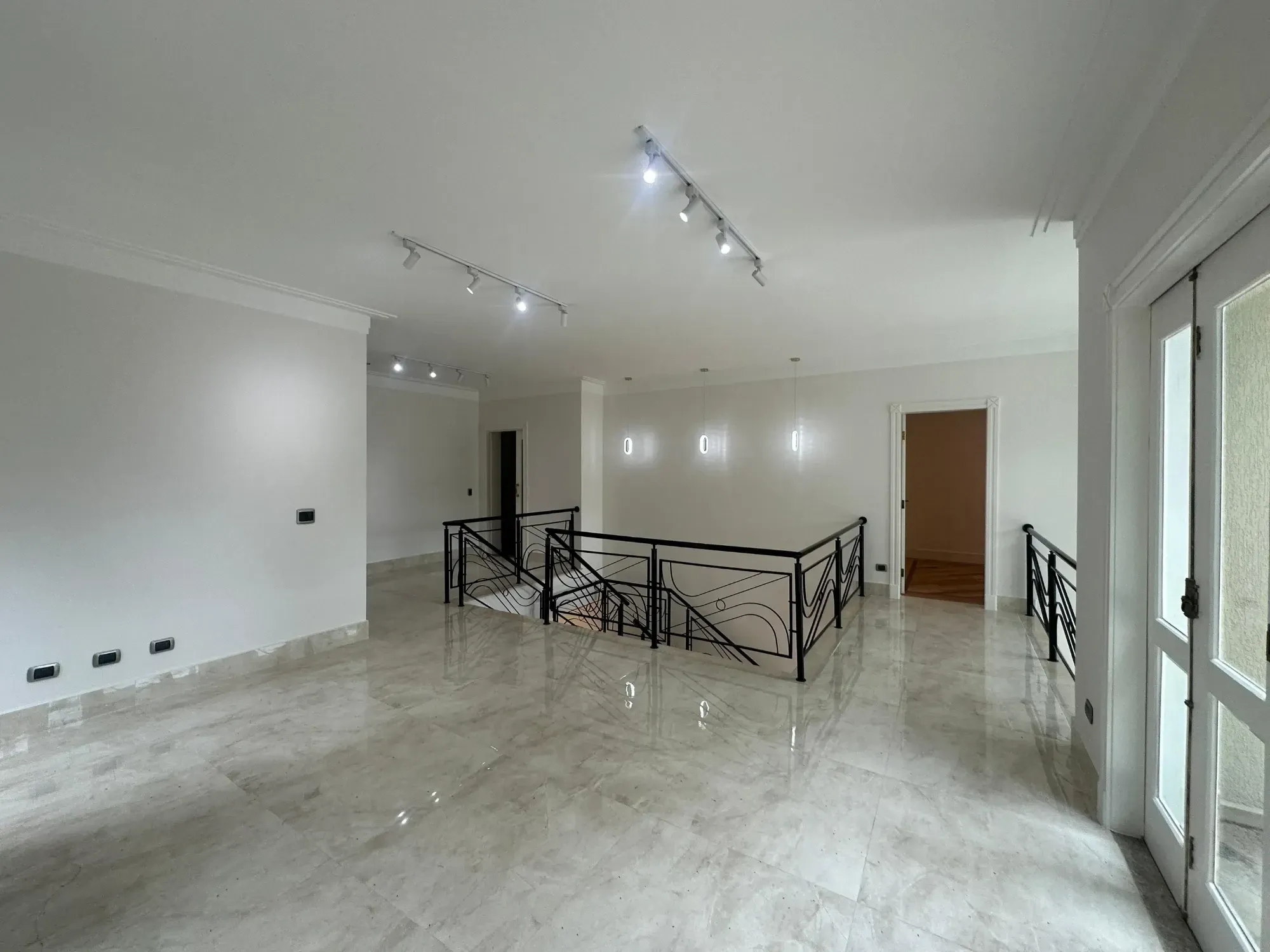 Imagem Sobrado com 4 Quartos à Venda, 450 m² em Alphaville Residencial Plus - Barueri