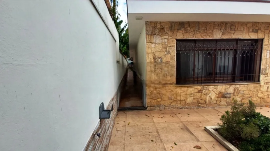 Imagem VENDO LINDA CASA NA AVENIDA CUPECÊ!