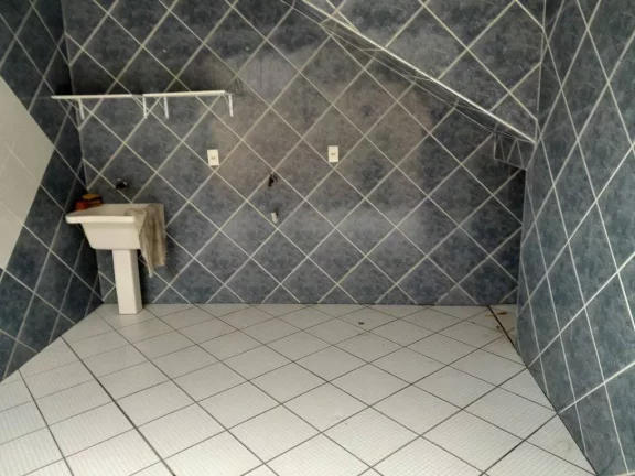 Imagem Casa com 2 dormitórios à venda, 170 m² por R$ 350.000,00 - Jardim Quietude - Praia Grande/SP