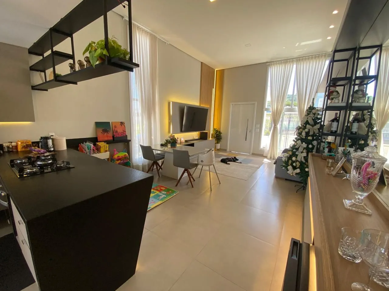 Imagem Casa com 03 quartos (01 suíte) e 01 vaga no Bairro Hípica em Porto Alegre