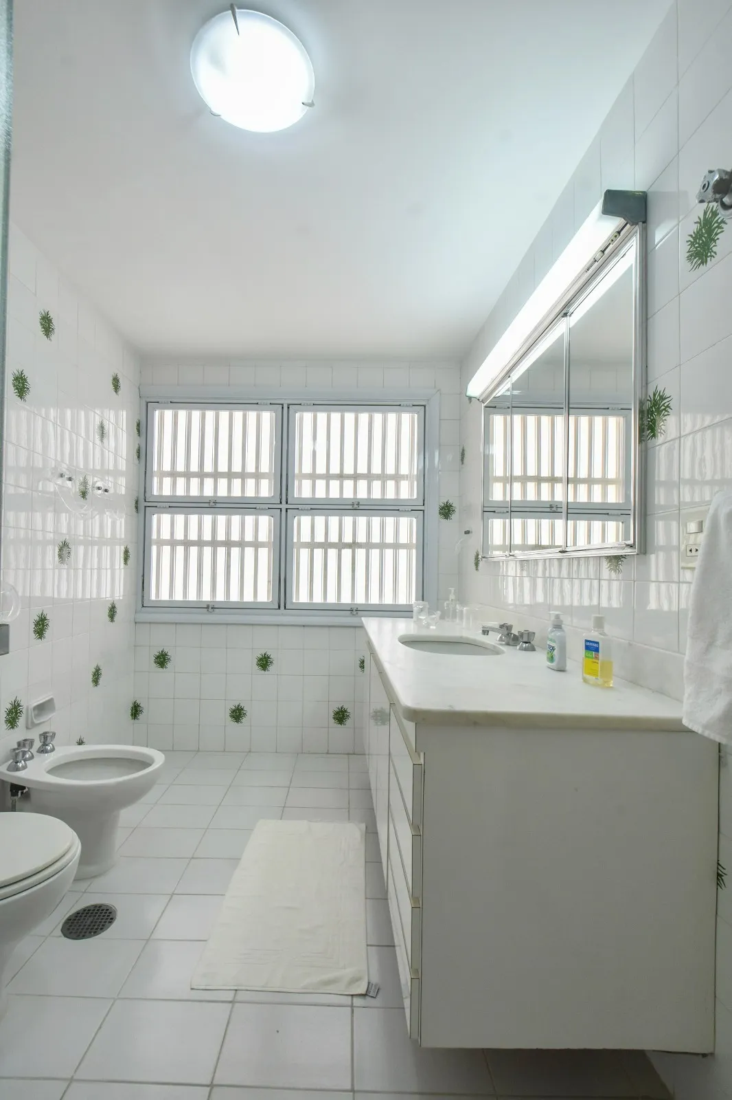 Imagem Apartamento de 120m² com 3 Dormitórios Localizado na Praia de Pitangueiras, Guarujá SP