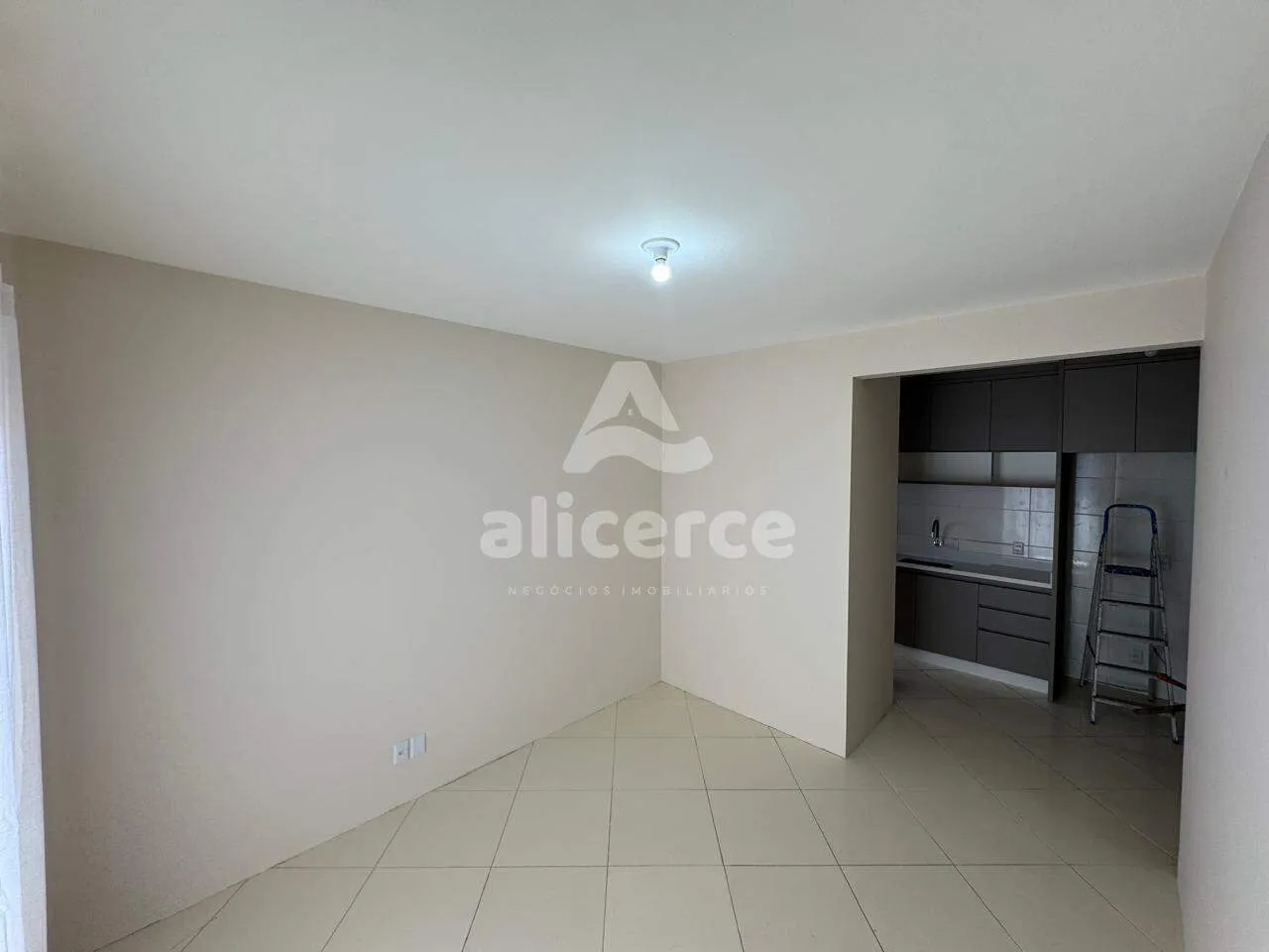 Imagem Apartamento com 2 dormitórios com Espaço Privativo e Churrasqueira na Barra do Aririú