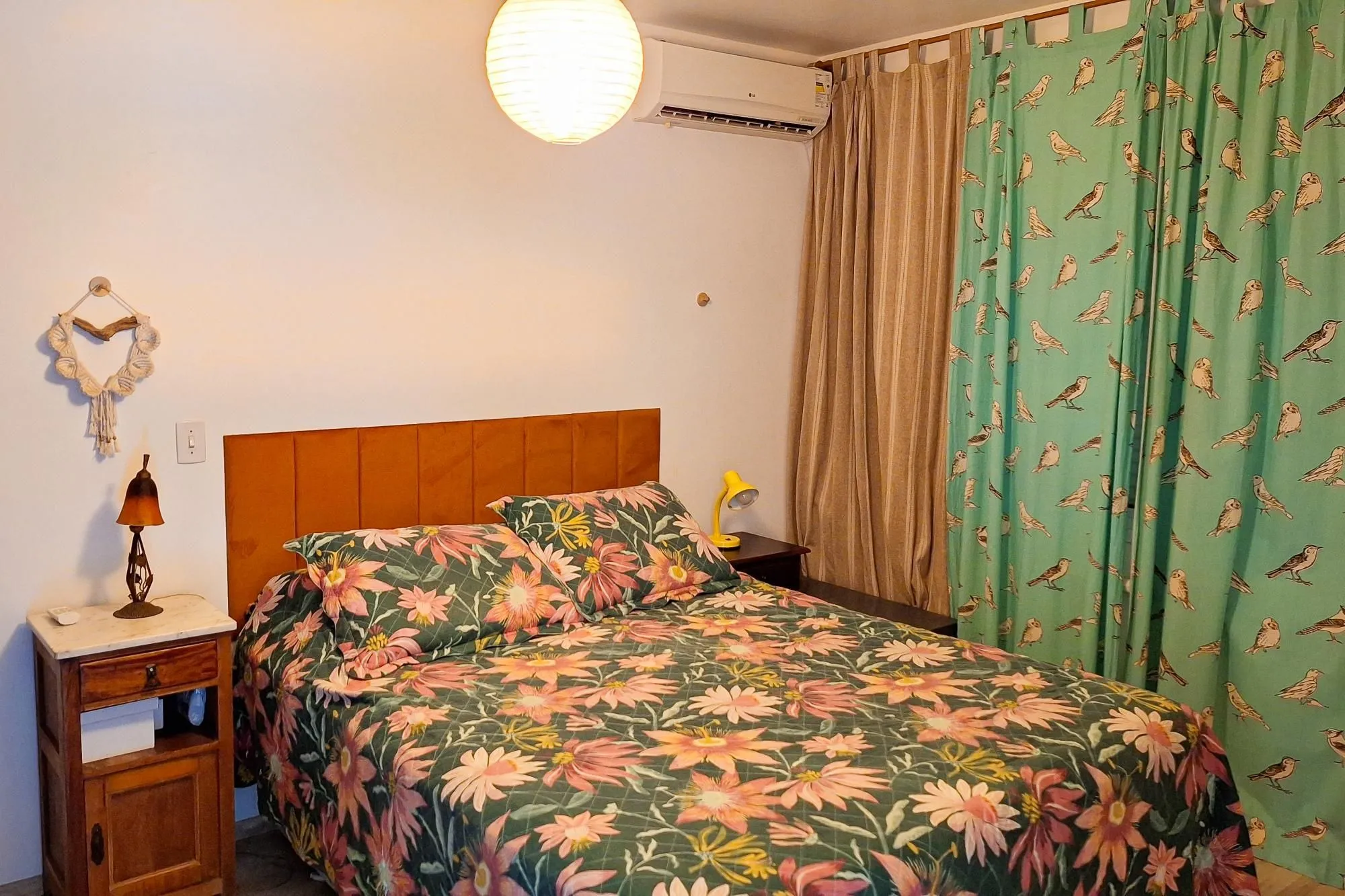 Imagem Belíssimo Apartamento com 3 dormitórios e 1 vaga de garagem no bairro Aberta dos Morros, zona sul de Porto Alegre.