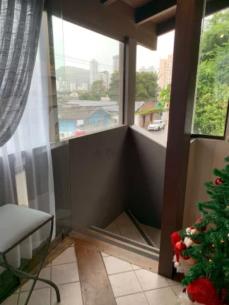 Imagem Excelente casa com 3 dormitórios em Itajaí.