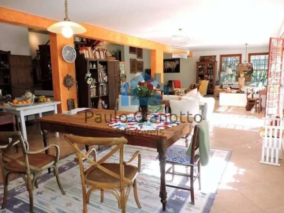 Imagem Casa à venda - Estilo, charme e privacidade em 2 Lotes!